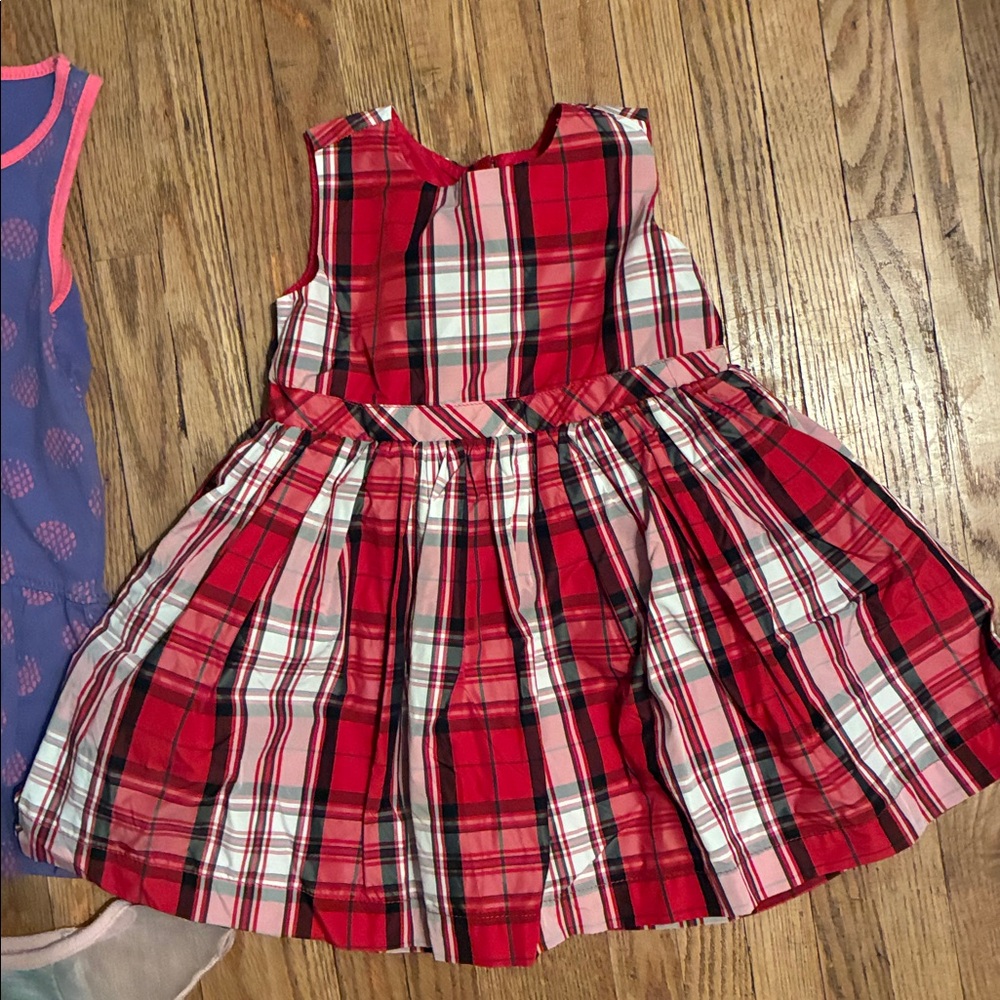 Assorted Girls 24 Month-2T Clothes: 2 Dresses, 2 Tops and 1 Nightie - Picture 6 of 13